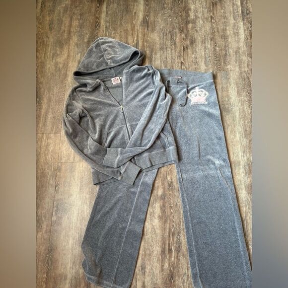 Juicy Couture Gray Velour Tracksuit - Picture 1 of 7